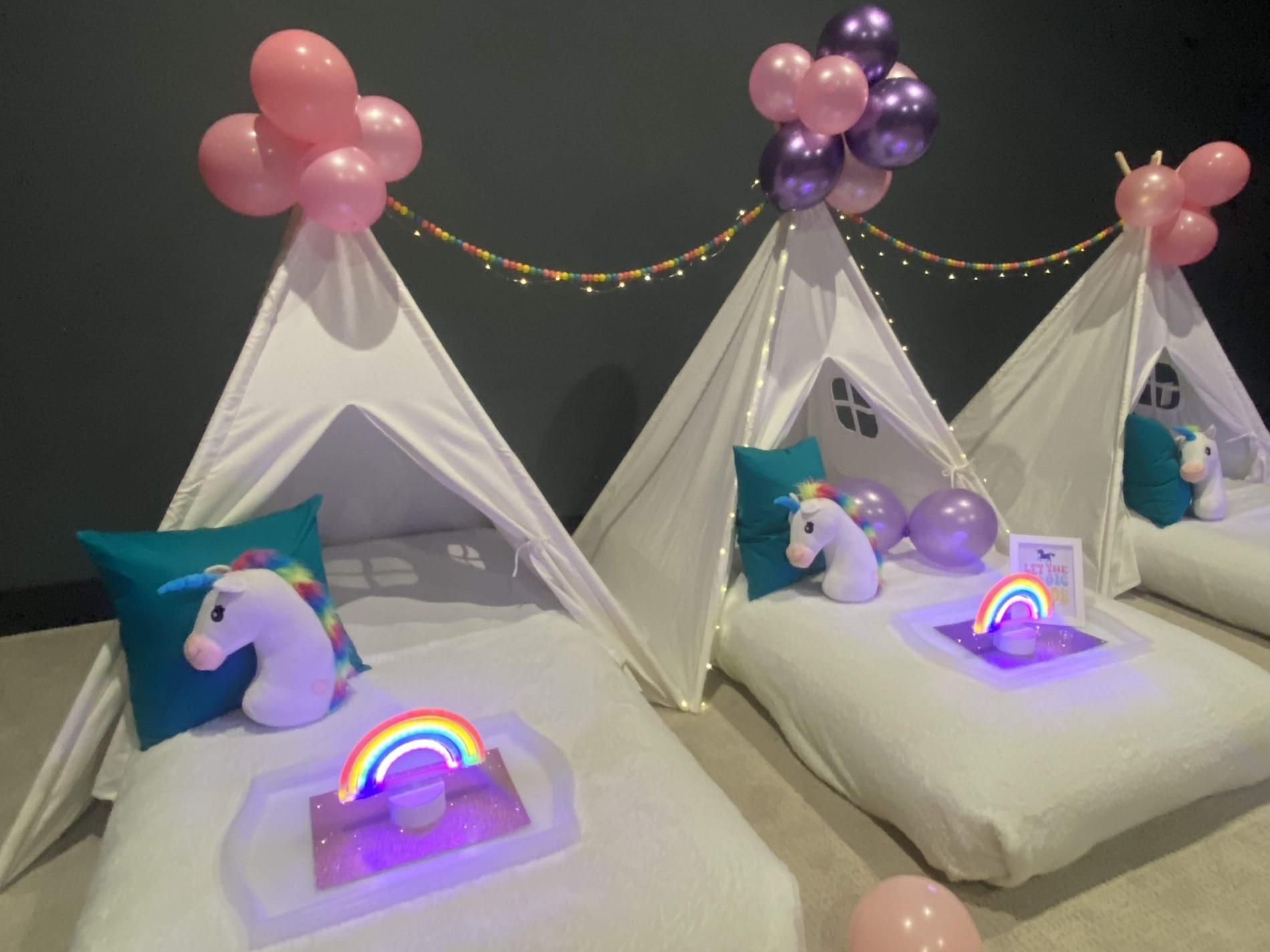 Unicorns & rainbows themed party