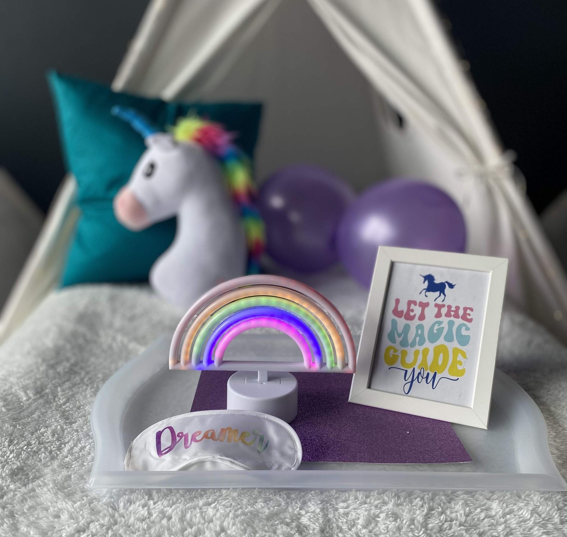 Unicorns & rainbows themed party