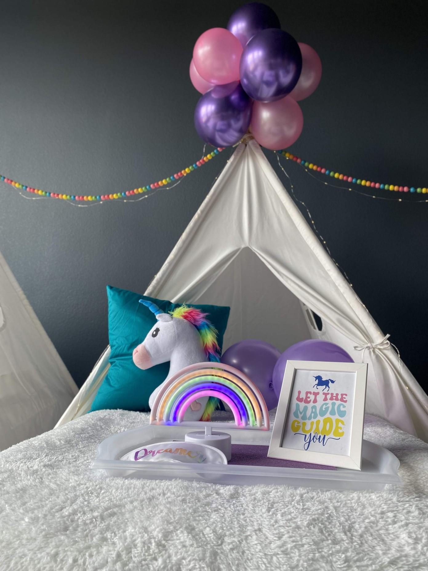 Unicorns & rainbows themed party