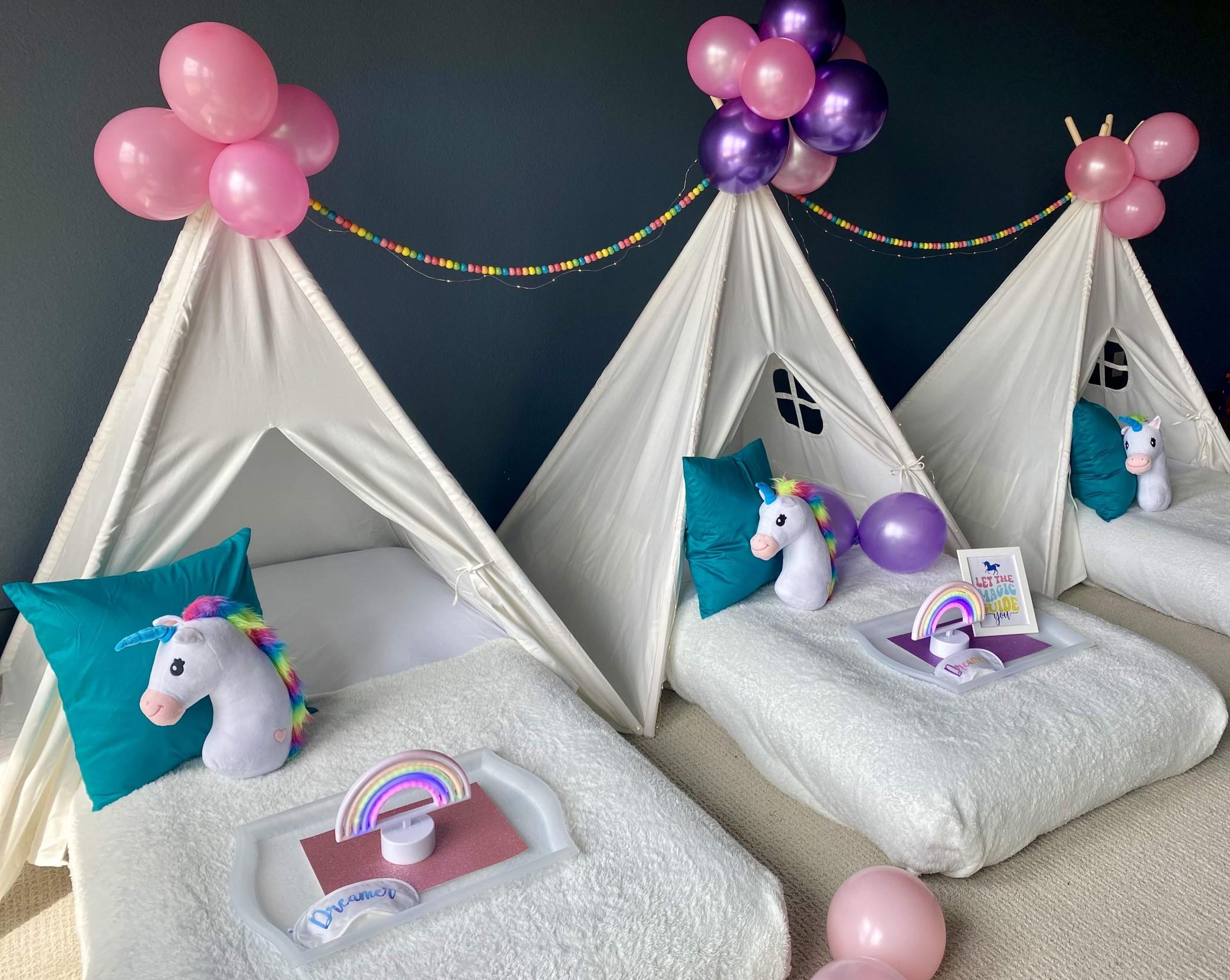 Unicorns & rainbows themed party